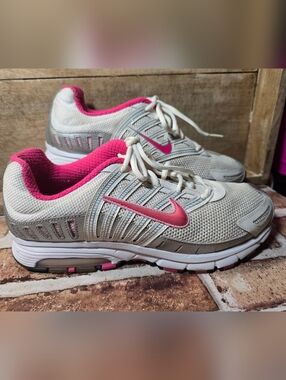 Vintage Nike 2008 Women’s Air Max Running Sneakers Sz 11 